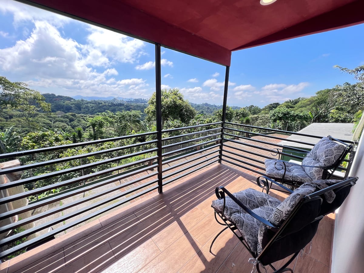 Balcón privado con vista a la montaña